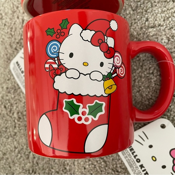 Hello Kitty Christmas Mug Set - Picture 2 of 3